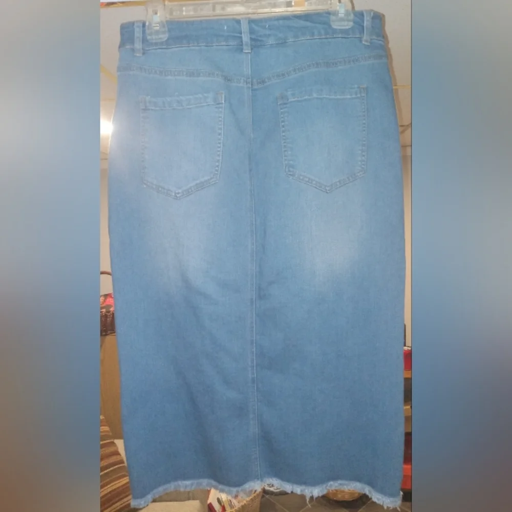 Jean / Denim Skirt - Picture 2 of 2